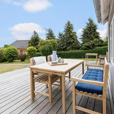 Сasa de vacaciones 3 Bedroom In Gudhjem